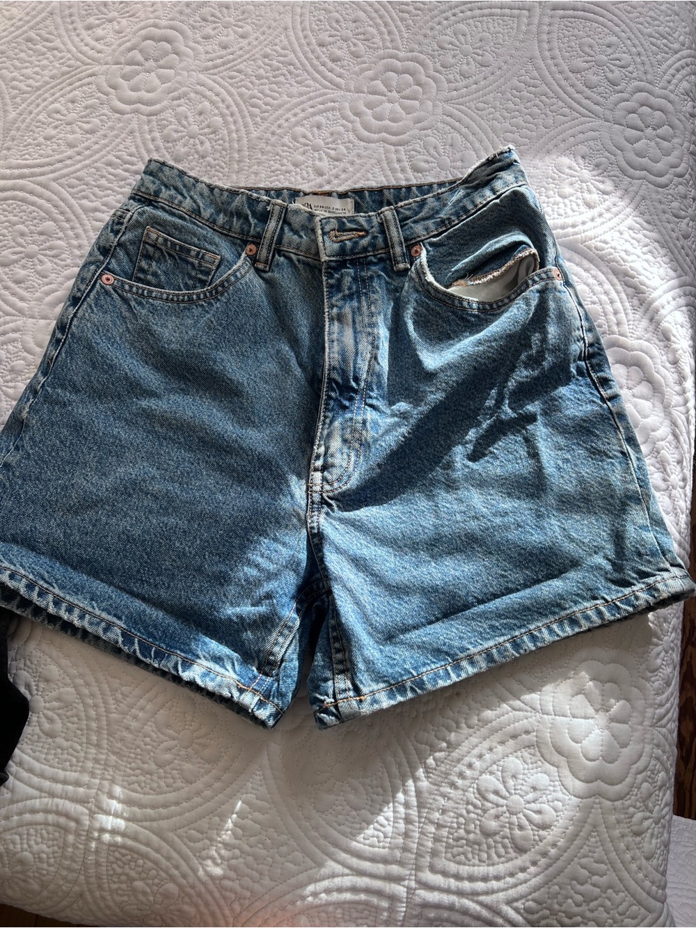 Zara Classic High-Waist Blue Denim Women’s Shorts